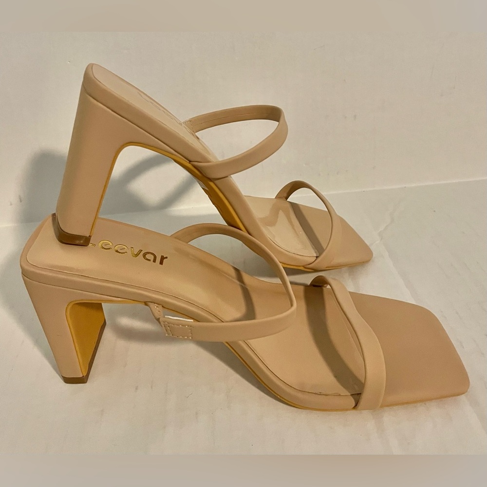 Leevar Women’s Nude Nubuck Square Toe Heeled Sandals, Size 6